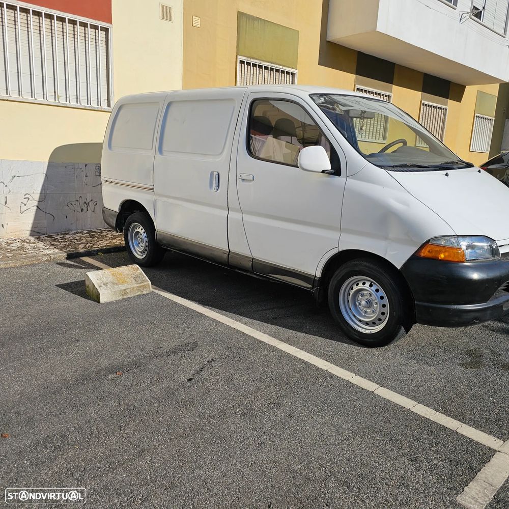 Toyota HIACE - 2