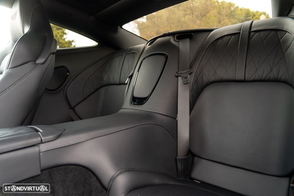 Aston Martin DB12 Coupé - 19