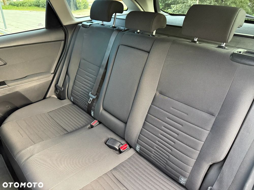 Toyota Auris 1.6 Premium - 25