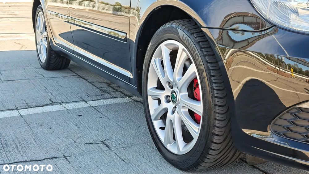 Skoda Octavia 2.0 TDI CR DPF RS - 29
