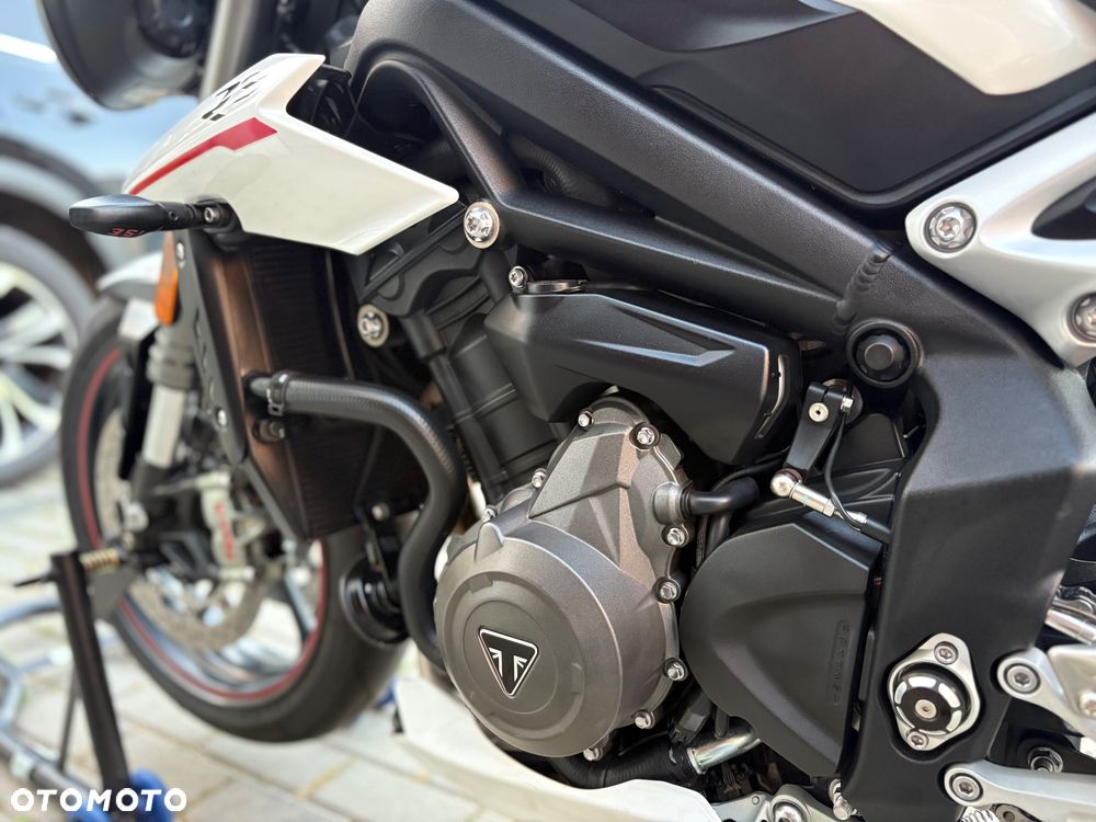 Triumph Street Triple - 7