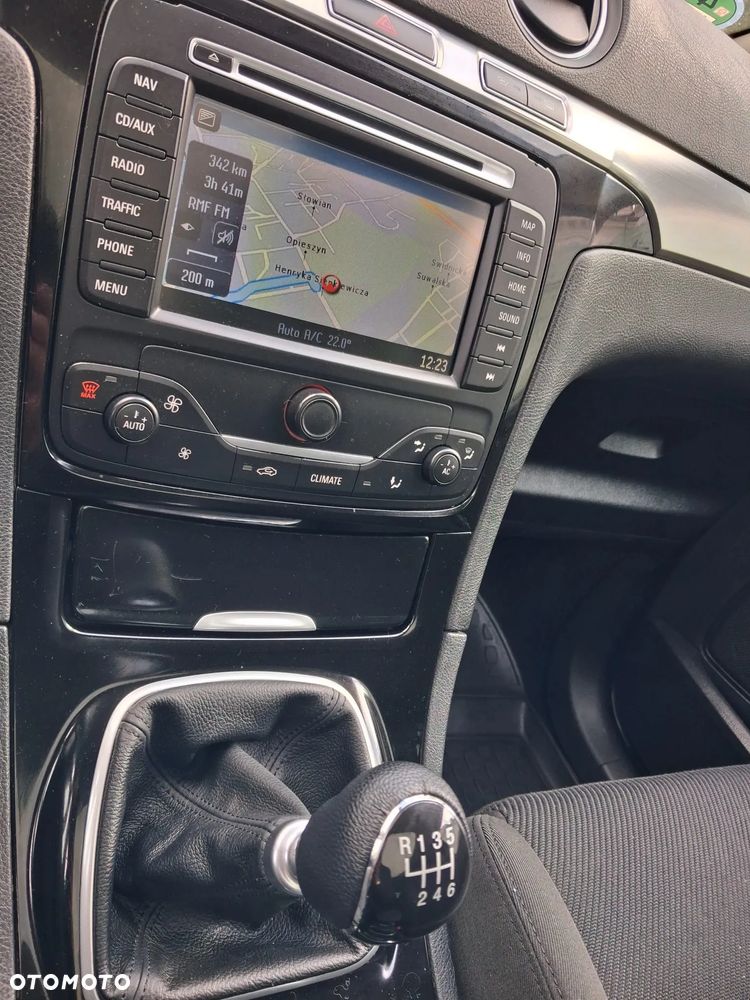 Ford S-Max - 32