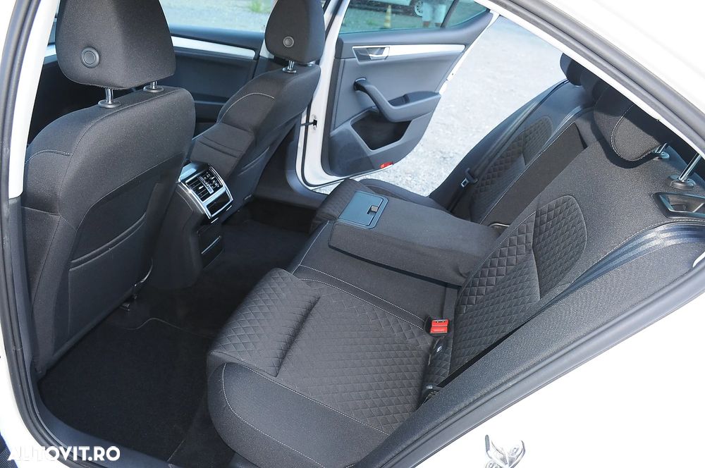 Skoda Superb 1.4 TSI DSG Ambition - 8