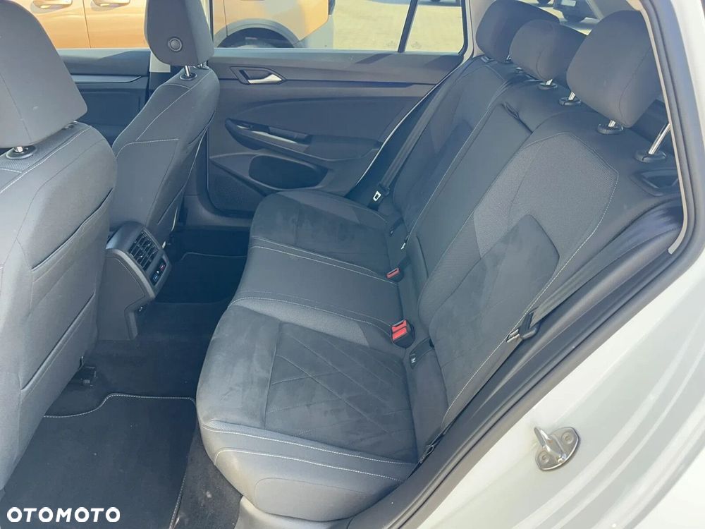 Volkswagen Golf - 22