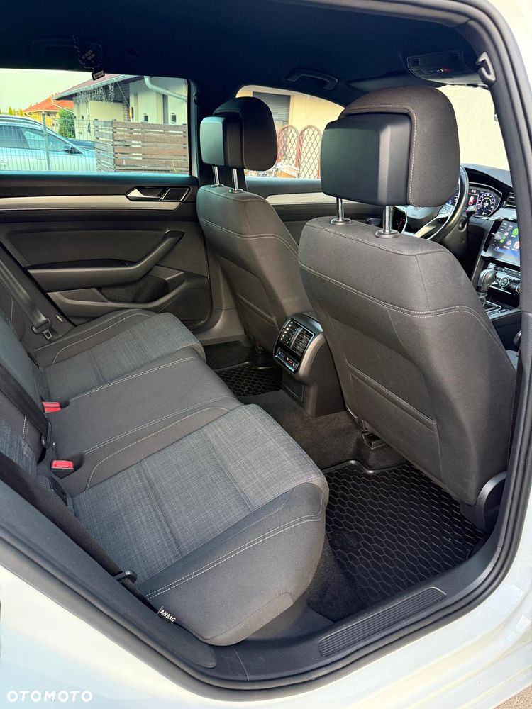 Volkswagen Passat 2.0 TDI SCR DSG 4Motion Business - 13