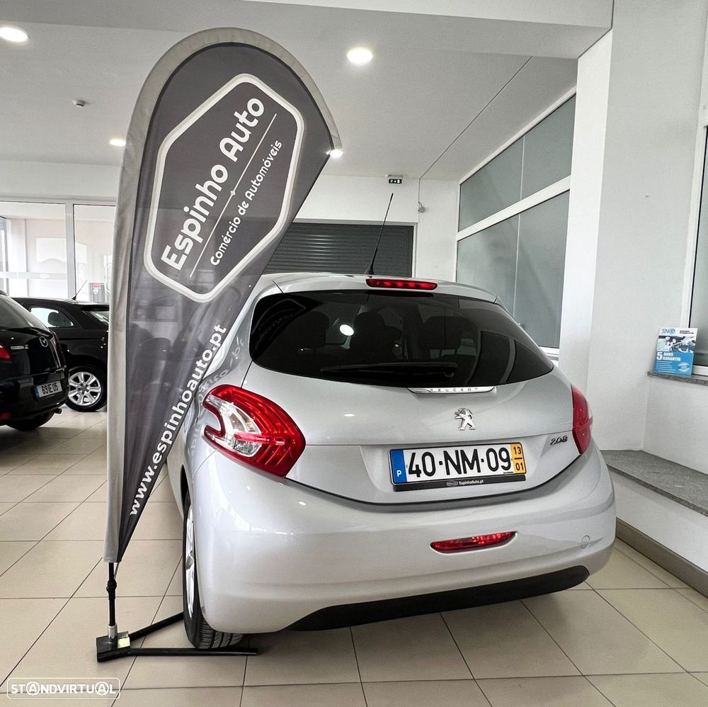 Peugeot 208 1.2 VTi SE Style - 12