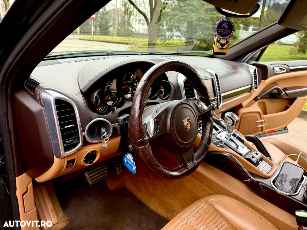 Porsche Cayenne - 8