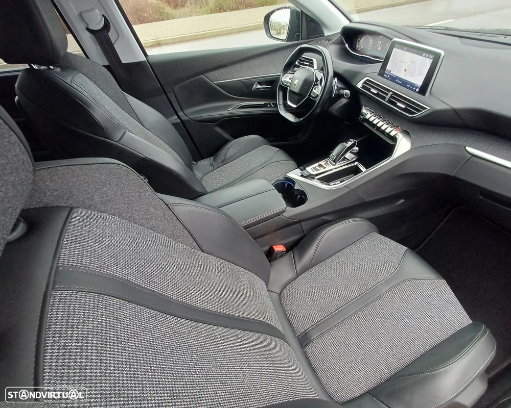 Peugeot 5008 BlueHDI 130 EAT8 Allure Pack - 31