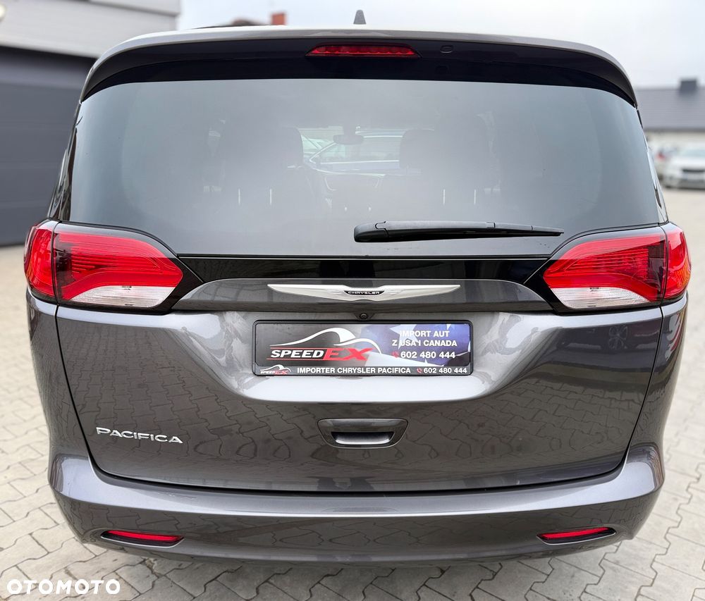 Chrysler Pacifica - 9