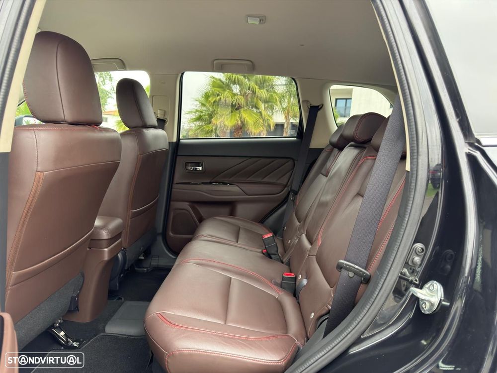 Mitsubishi Outlander 2.0 Instyle Navi - 19