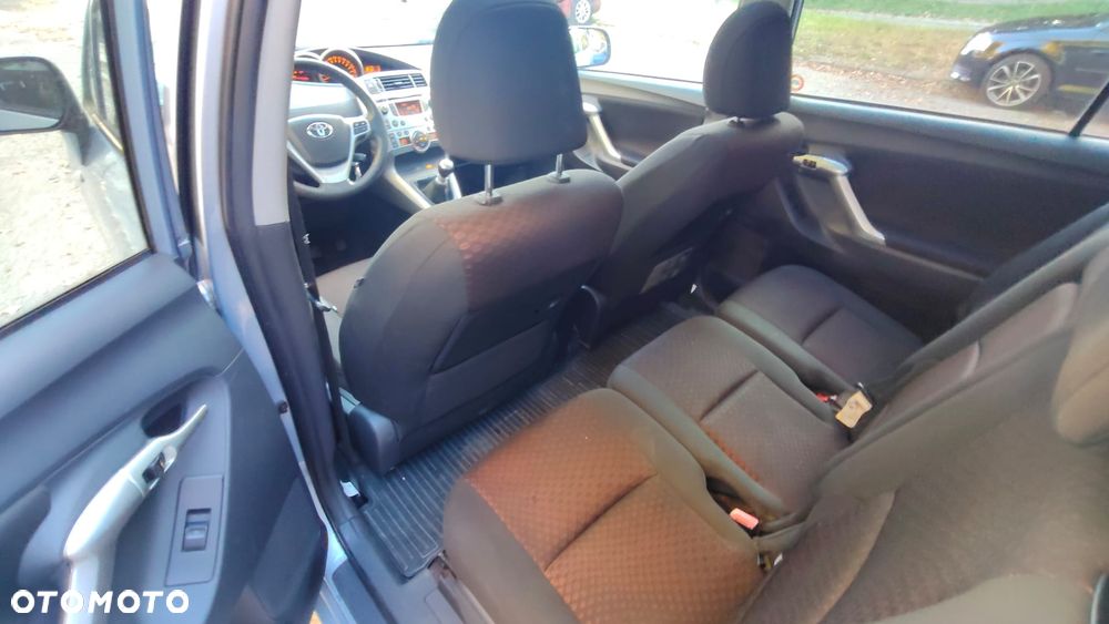 Toyota Verso 2.0 D-4D Luna 7os - 18