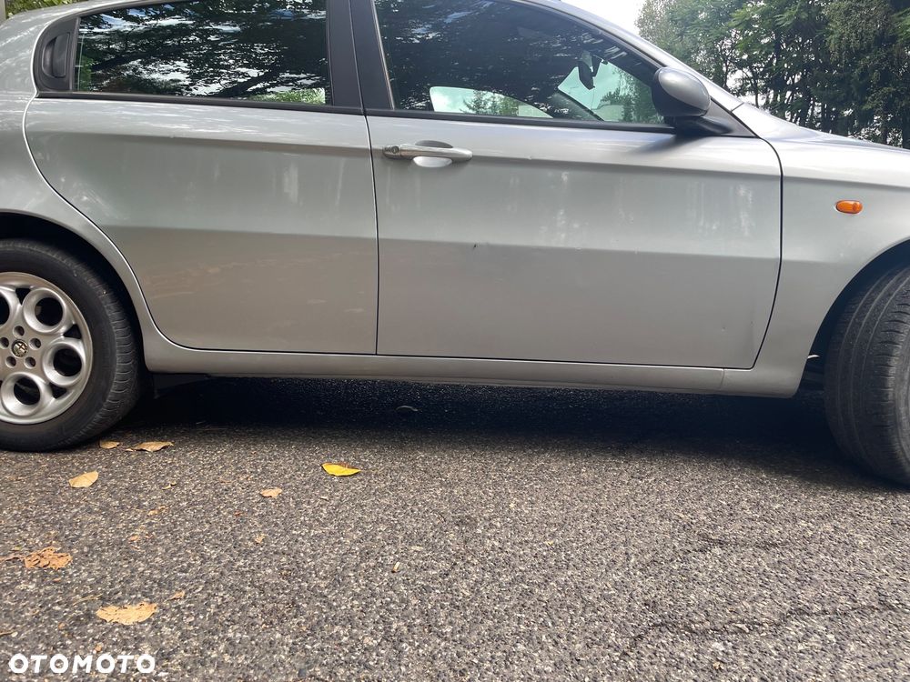 Alfa Romeo 147 1.9 JTD Distinctive - 9