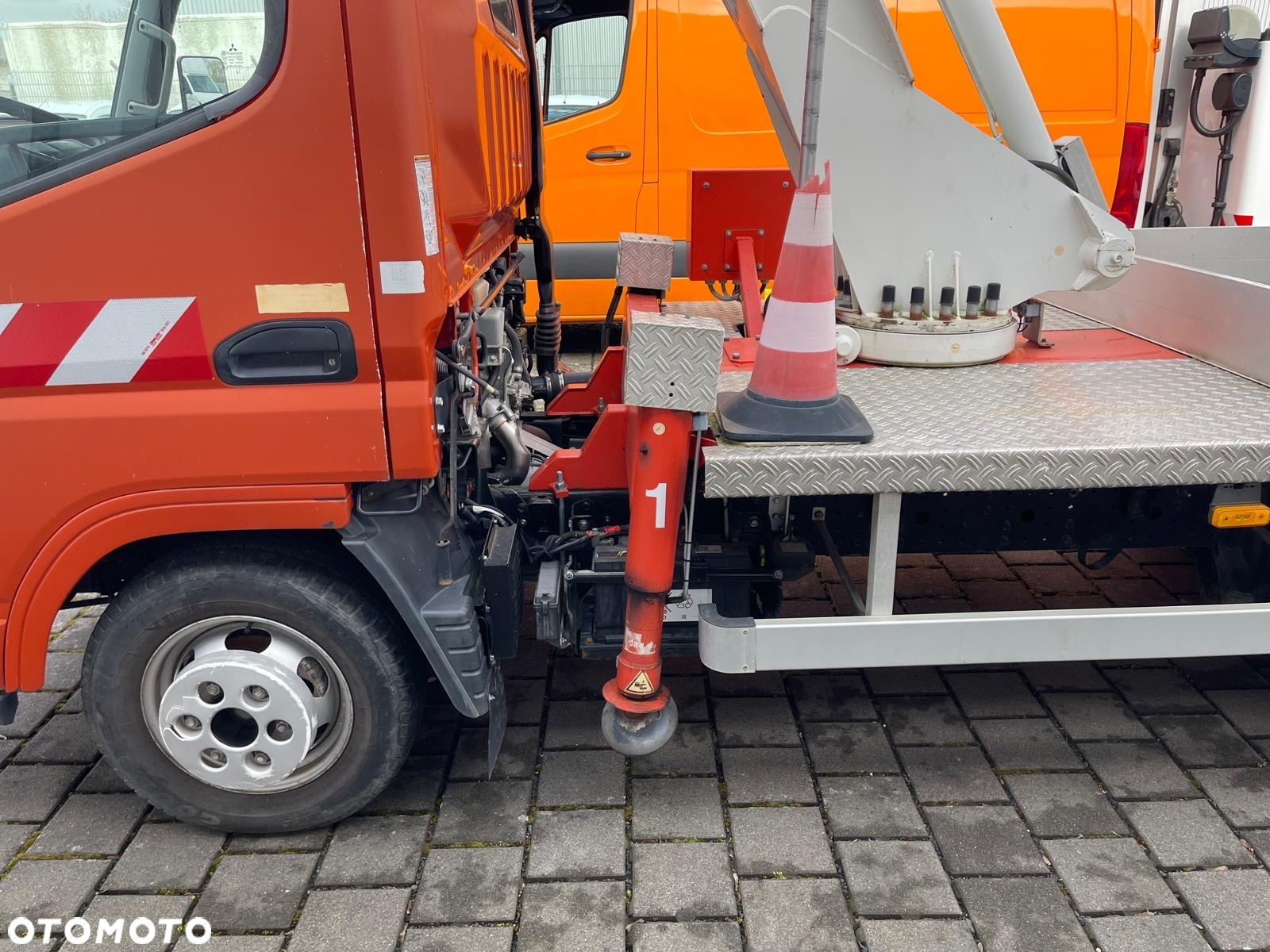Mitsubishi Canter - 8