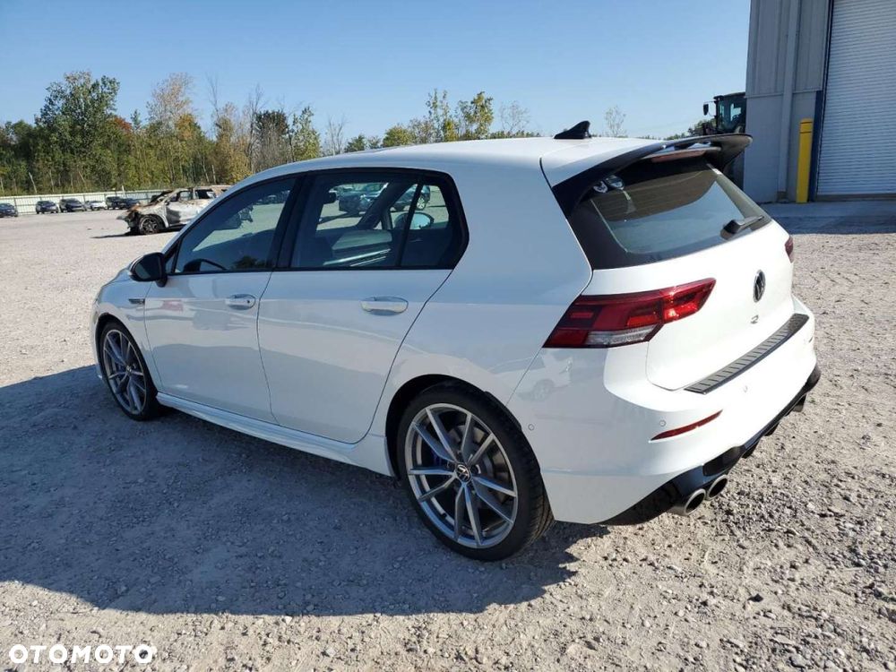 Volkswagen Golf - 6