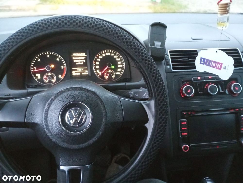 Volkswagen Touran 1.6 TDI DPF BlueMotion Technology DSG Highline - 4
