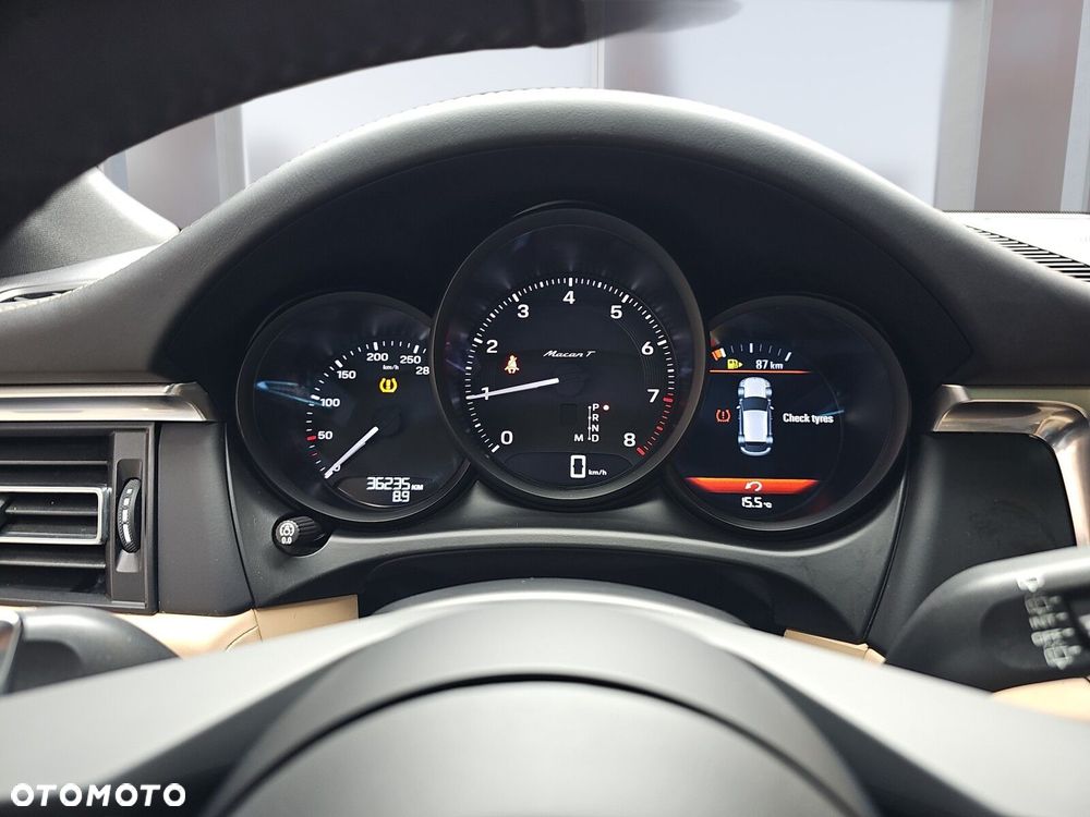 Porsche Macan T - 12