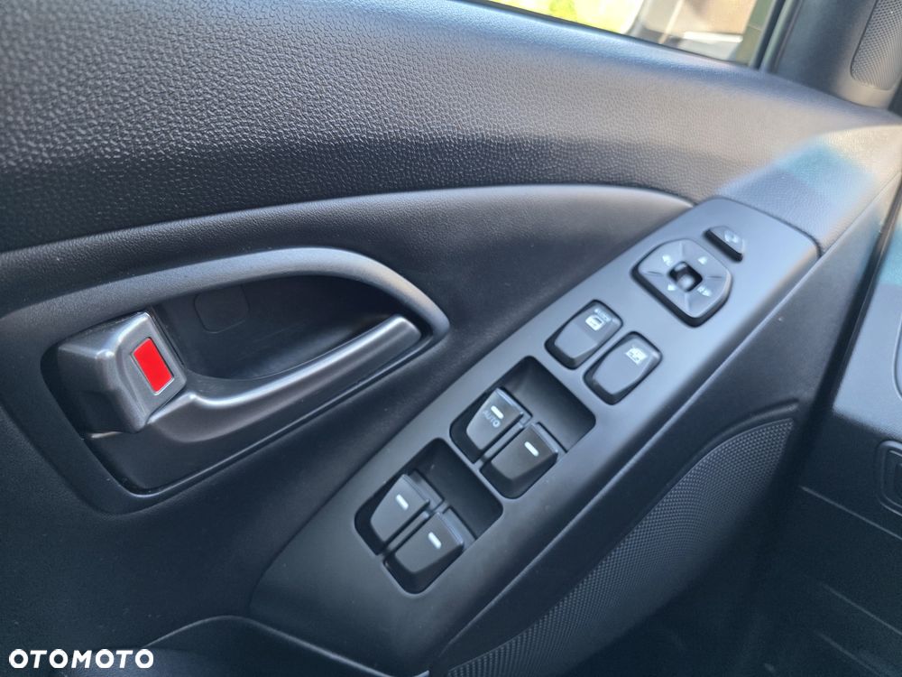 Hyundai ix35 1.6 2WD Fifa World Cup Edition - 14