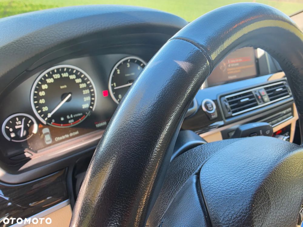 BMW Seria 5 520d xDrive - 17