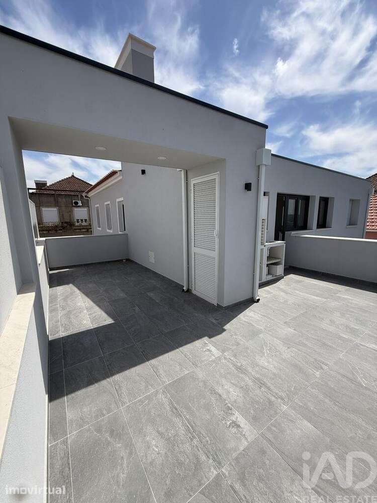 Apartamento T3 em União de Freguesias da Cidade de Santarém de 111 m2 - Grande imagem: 2/28
