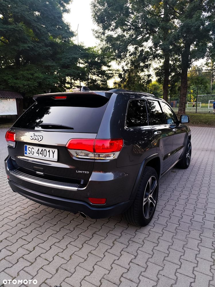 Jeep Grand Cherokee - 16
