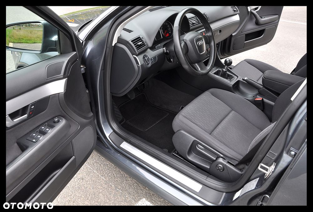 Audi A4 Limousine - 21