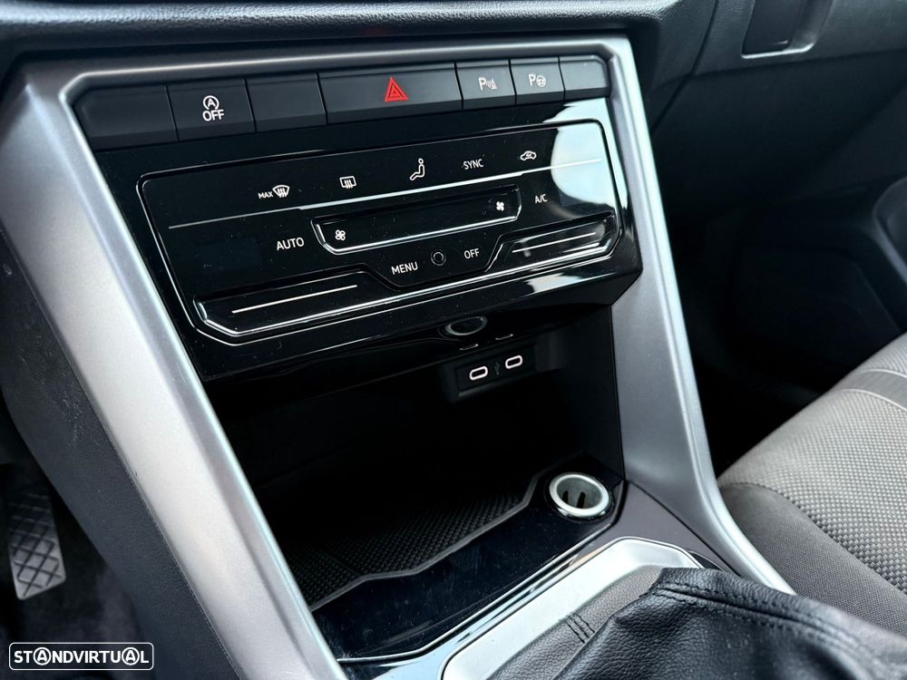 VW T-Roc 1.0 TSI Life - 42