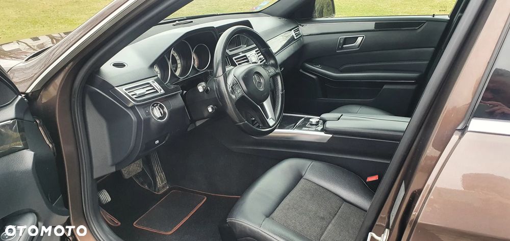 Mercedes-Benz Klasa E 220 CDI BlueEff Avantgarde - 24