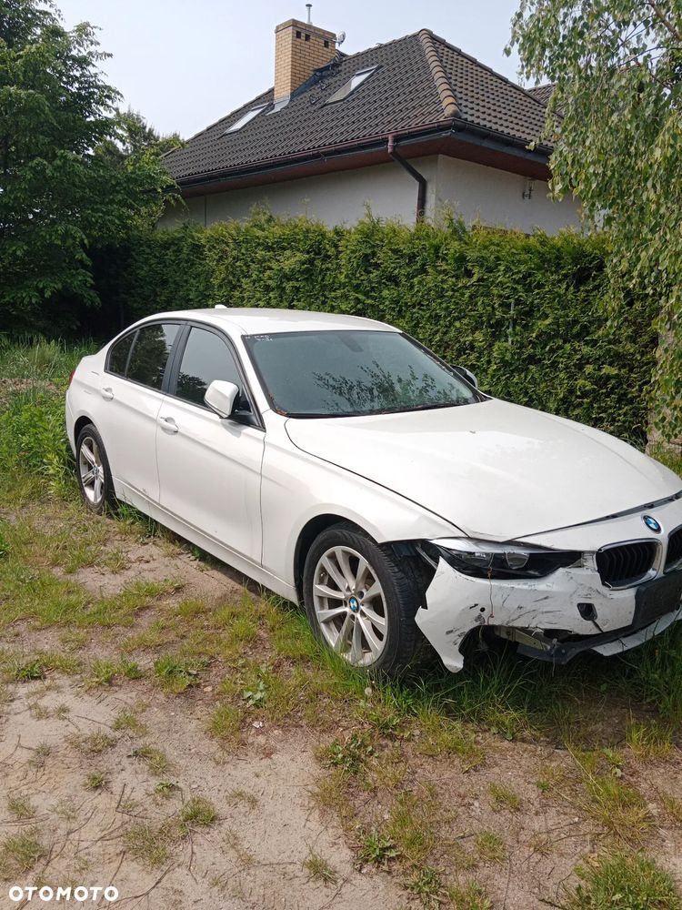 BMW Seria 3 320i Touring - 3