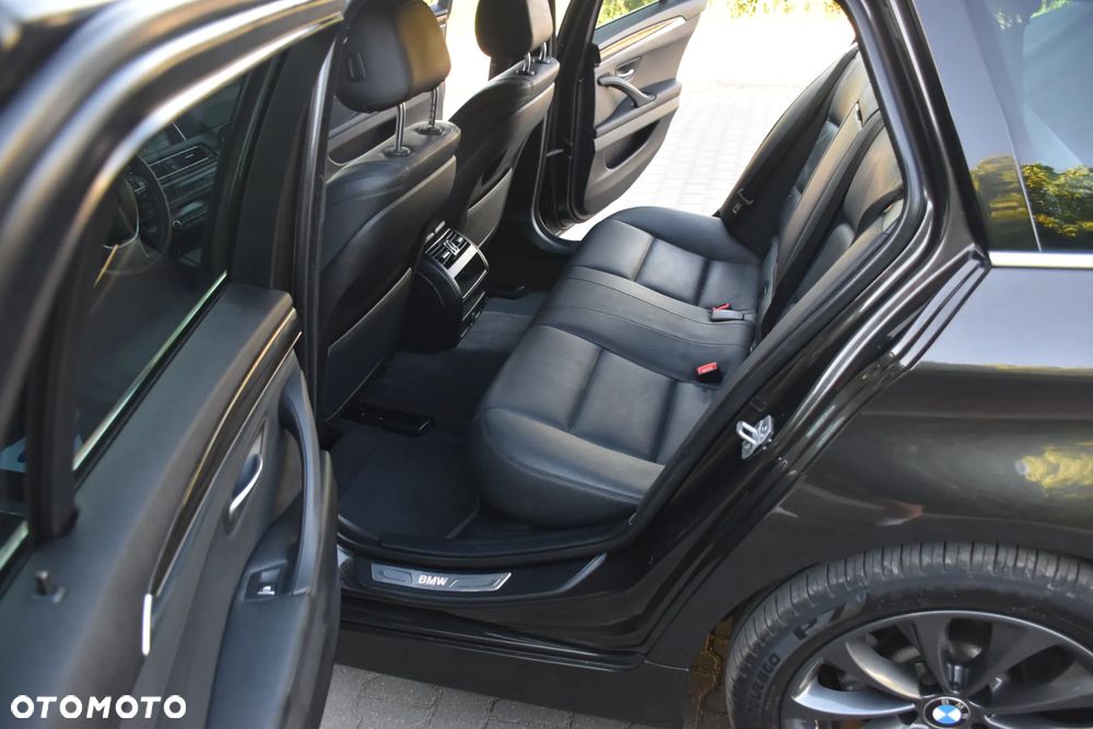 BMW Seria 5 518d Luxury Line - 16