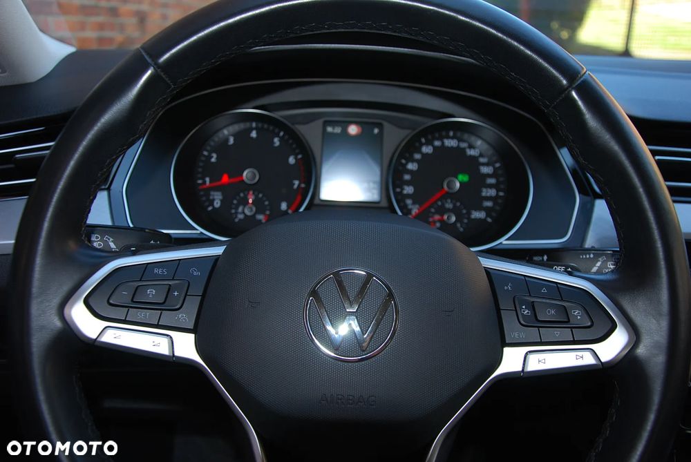 Volkswagen Passat - 26