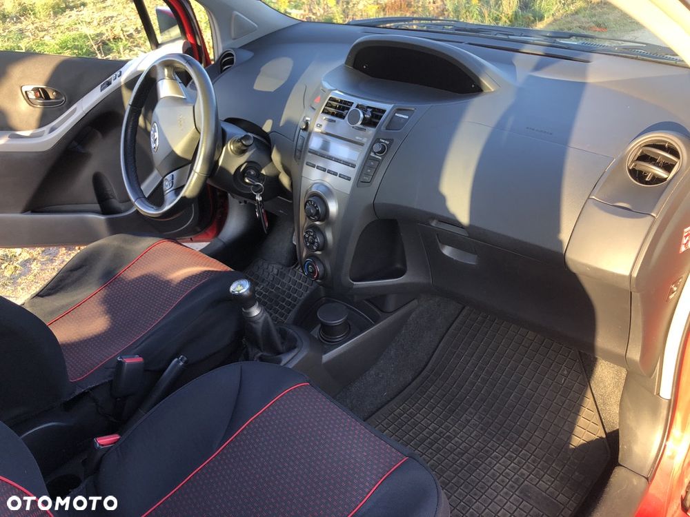 Toyota Yaris - 15