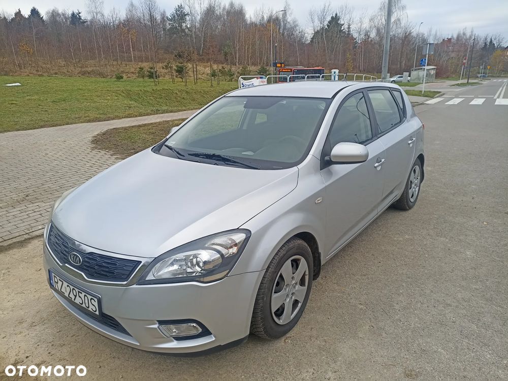 Kia Ceed - 1