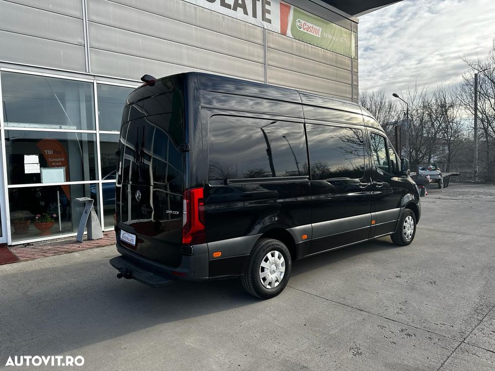 Mercedes-Benz Sprinter - 2