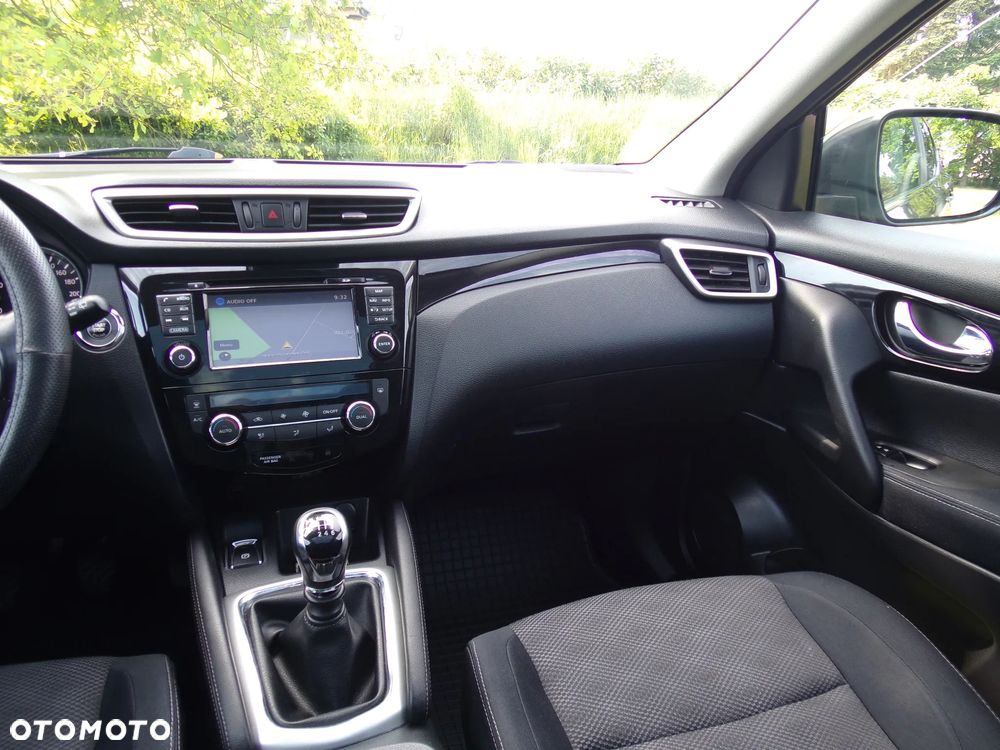 Nissan Qashqai 1.6 DIG-T N-Connecta - 28