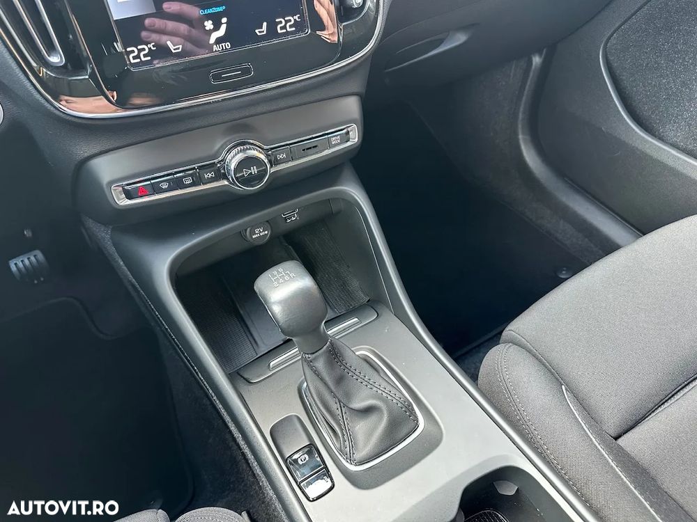 Volvo XC 40 T2 Momentum - 10