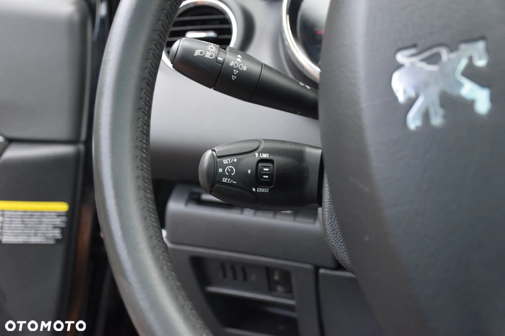 Peugeot 3008 155 THP Automatik Allure - 22