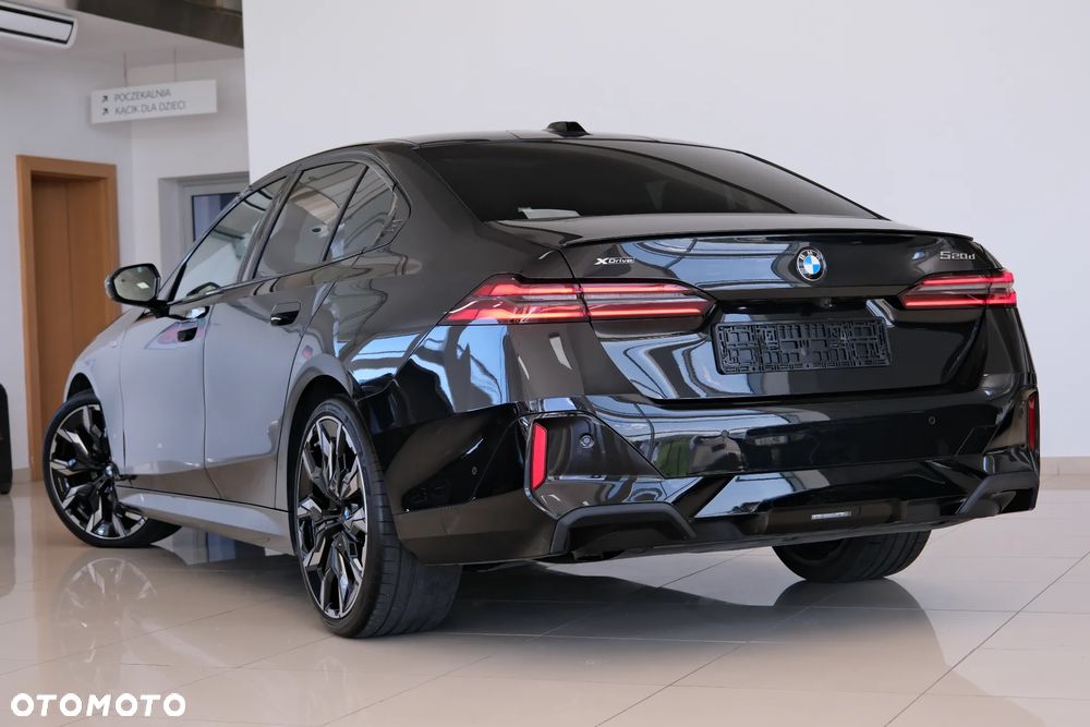 BMW Seria 5 520d xDrive mHEV M Sport - 13