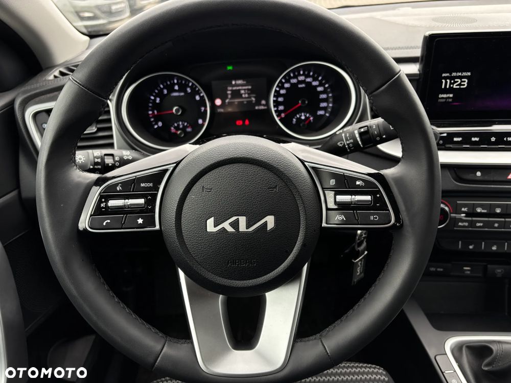 Kia Ceed 1.5 T-GDI M - 10
