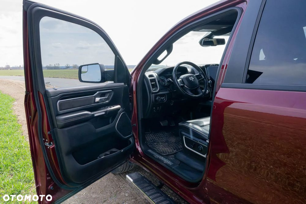 RAM 1500 Crew Cab Shortbed Laramie - 8