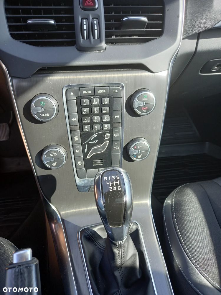 Volvo V40 D2 - 17