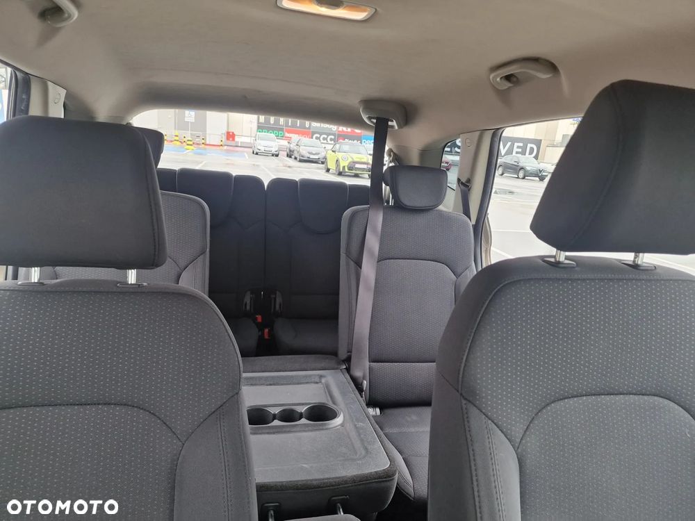 Kia Carens - 14