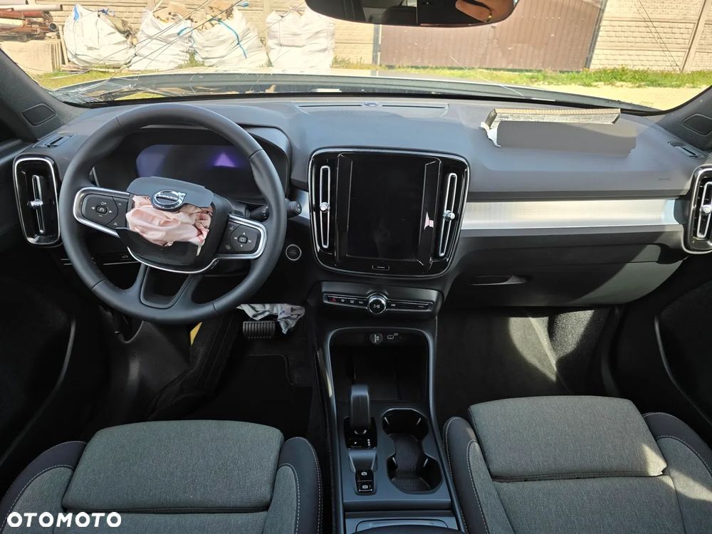 Volvo XC 40 B3 Essential - 23