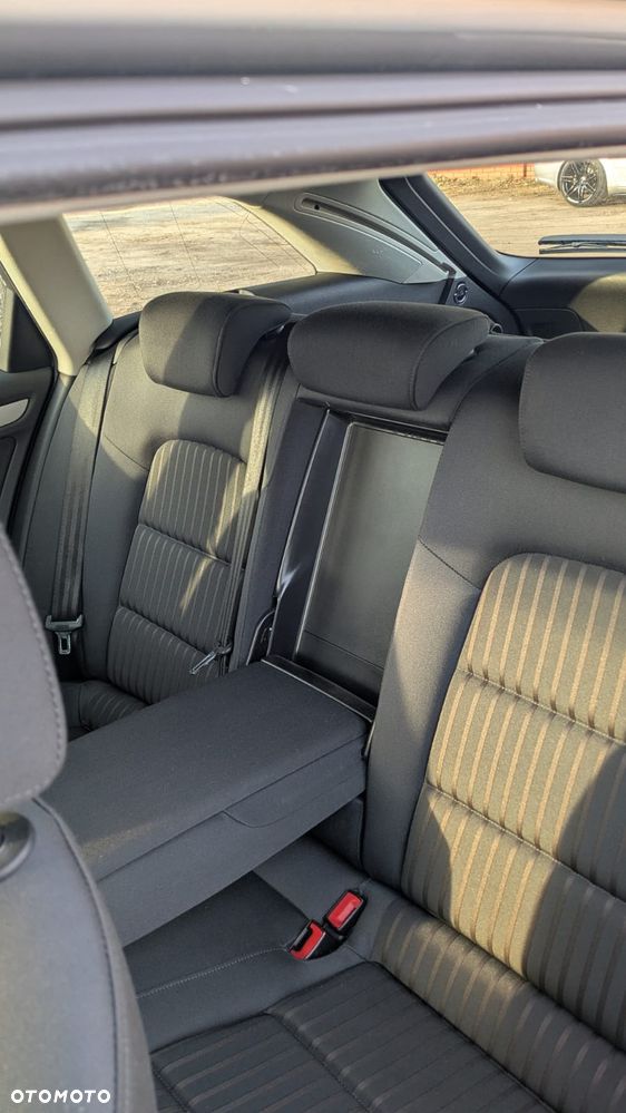 Audi A4 Avant 2.0 TDI DPF Ambiente - 14