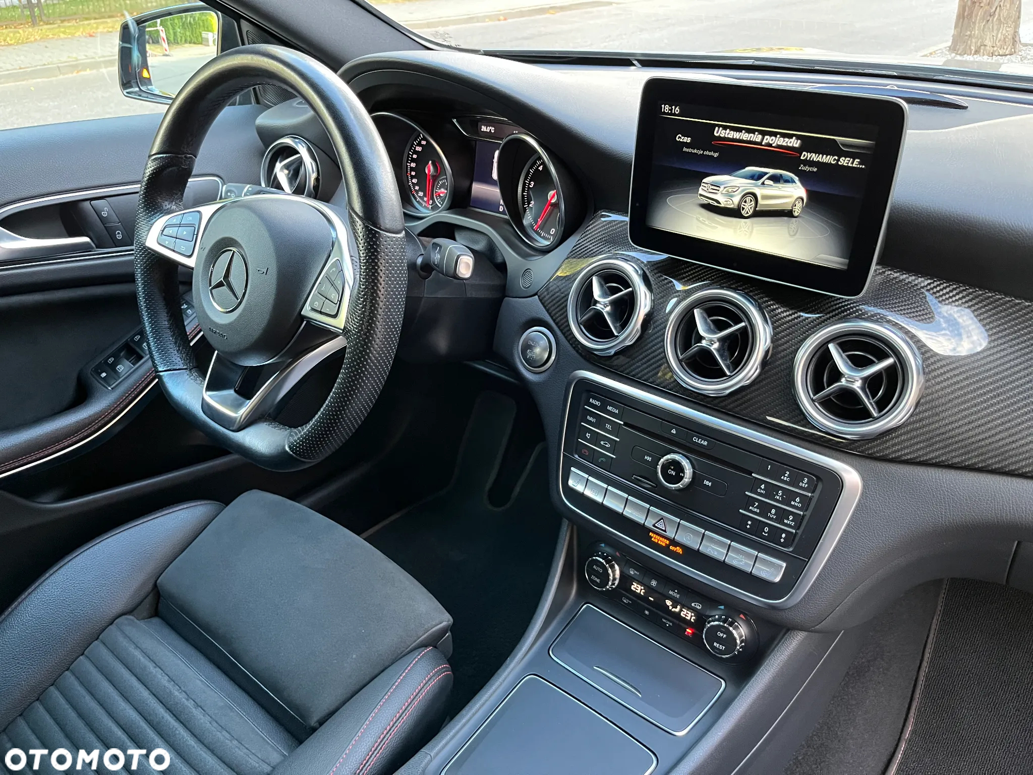 Mercedes-Benz GLA 250 4-Matic AMG Line - 31