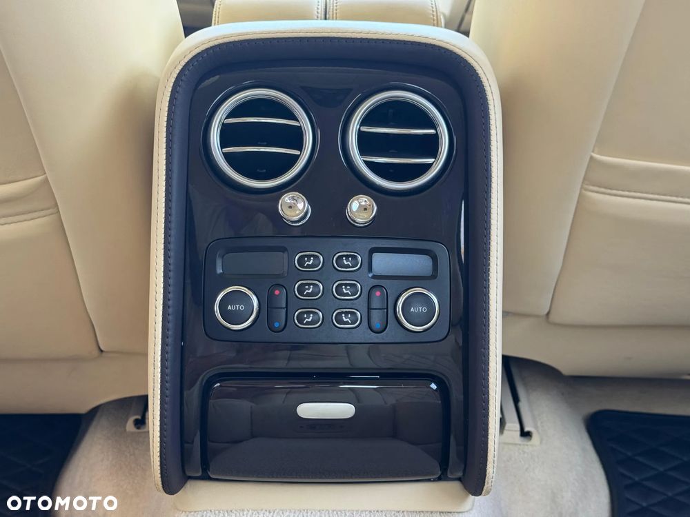 Bentley Flying Spur - 24