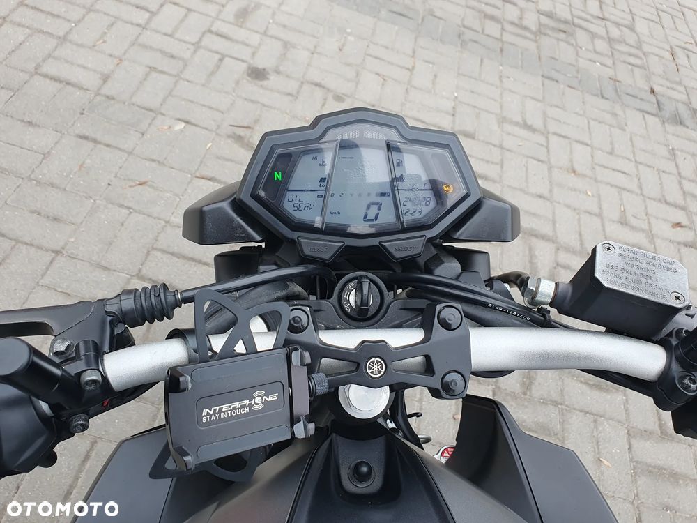 Yamaha MT - 27