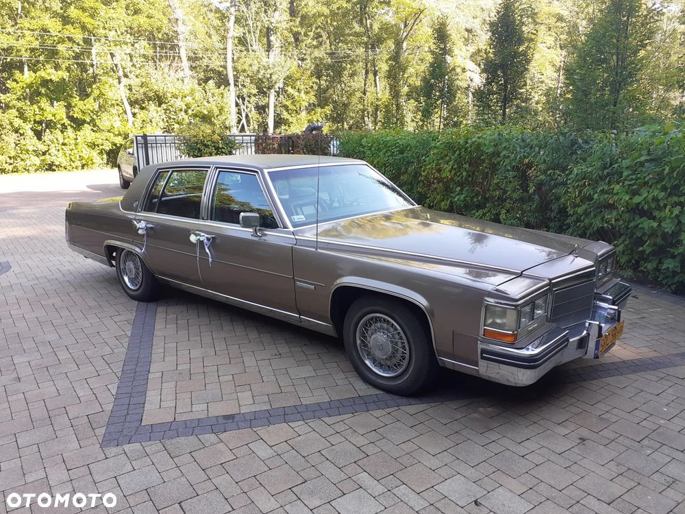 Cadillac Fleetwood - 2