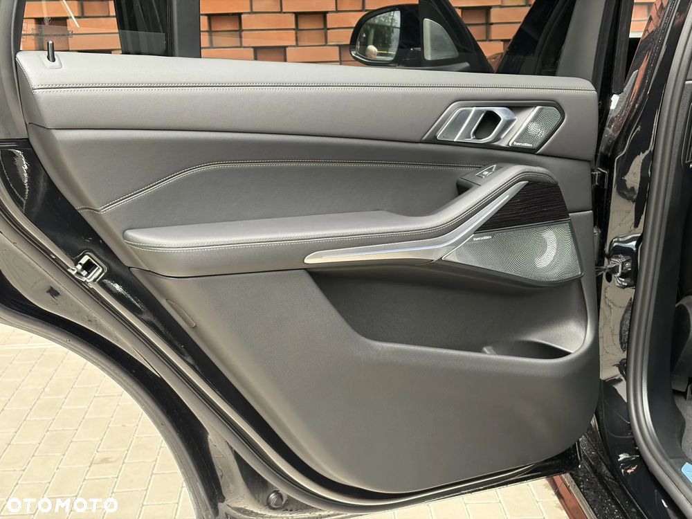 BMW X7 M60i xDrive mHEV sport - 31