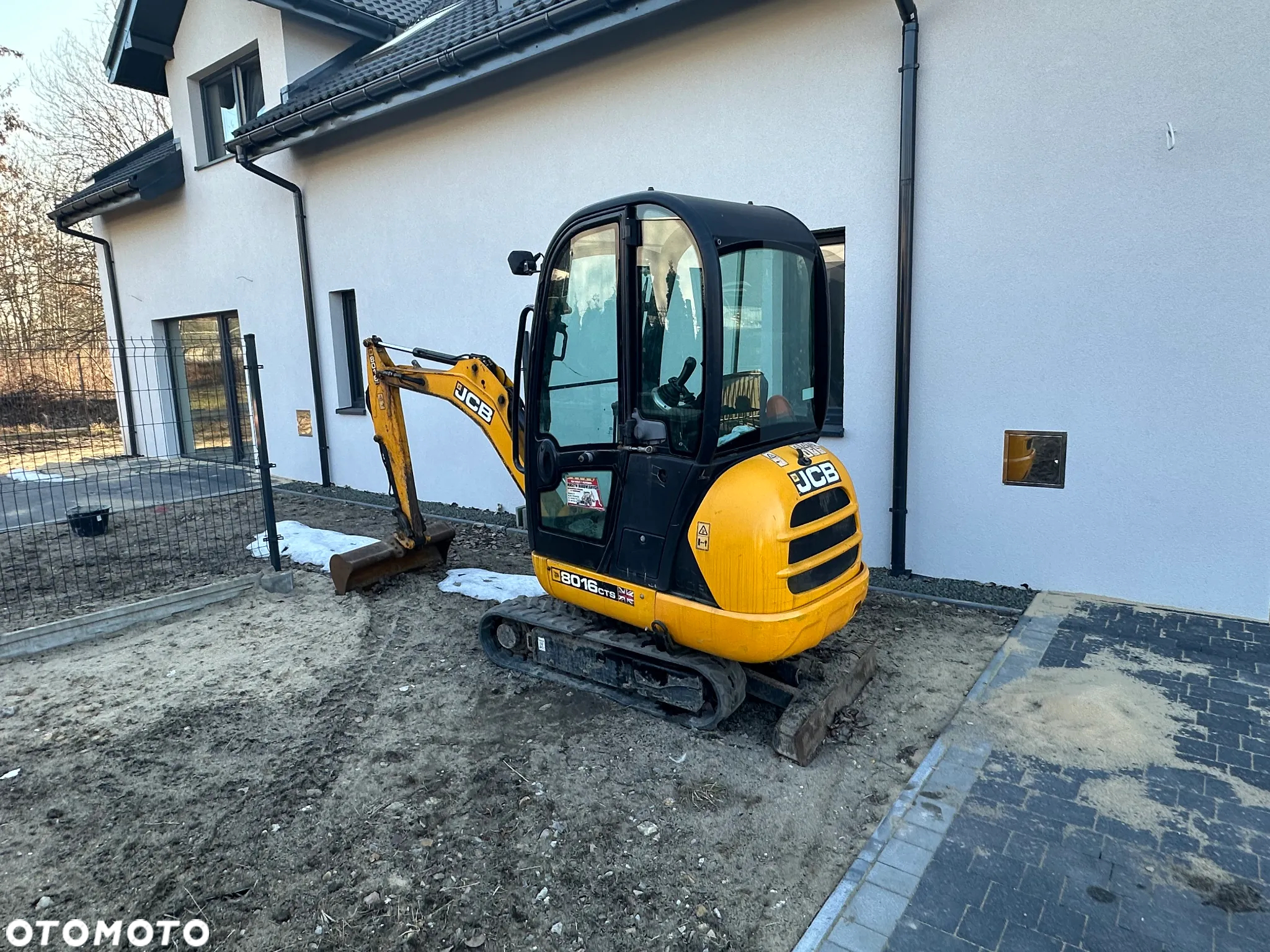 JCB 8016 - 16
