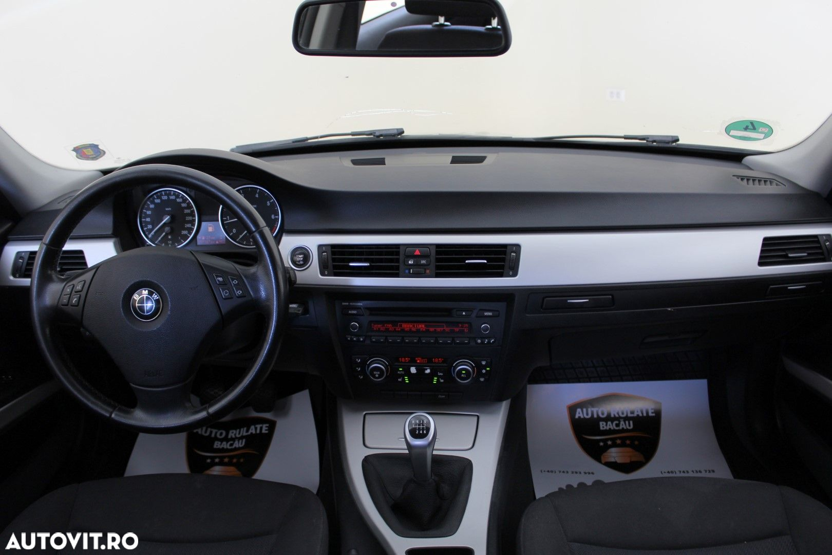 BMW Seria 3 318i Touring - 8
